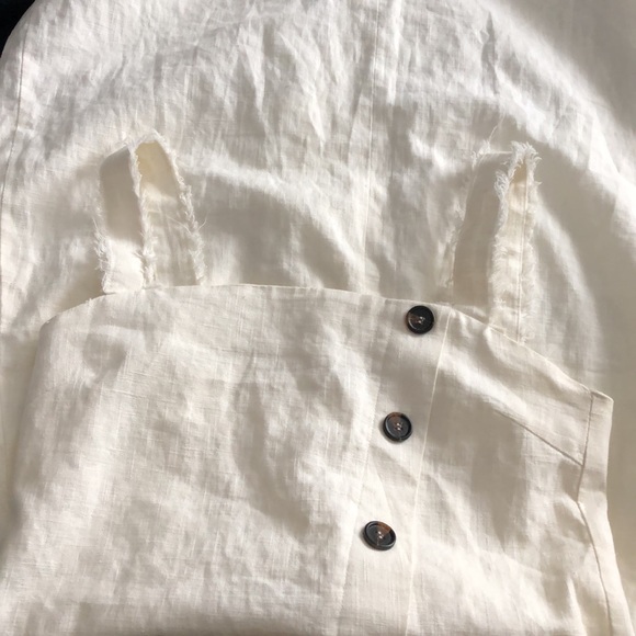 Gilli beautiful white dress. - Picture 2 of 5